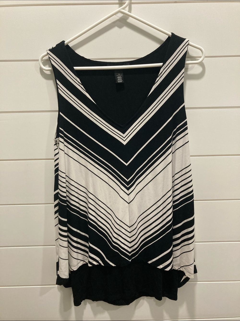 White House Black Market Layered Flowy Chevron Stripe Tank Top Tunic-Size S-EUC